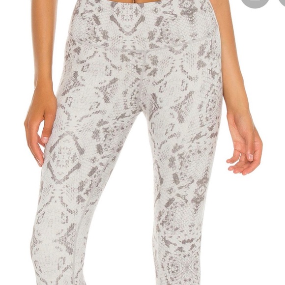 Varley Century 2.0 High-Waisted Leggings In Snakeskin Print. Size XS - Picture 3 of 6
